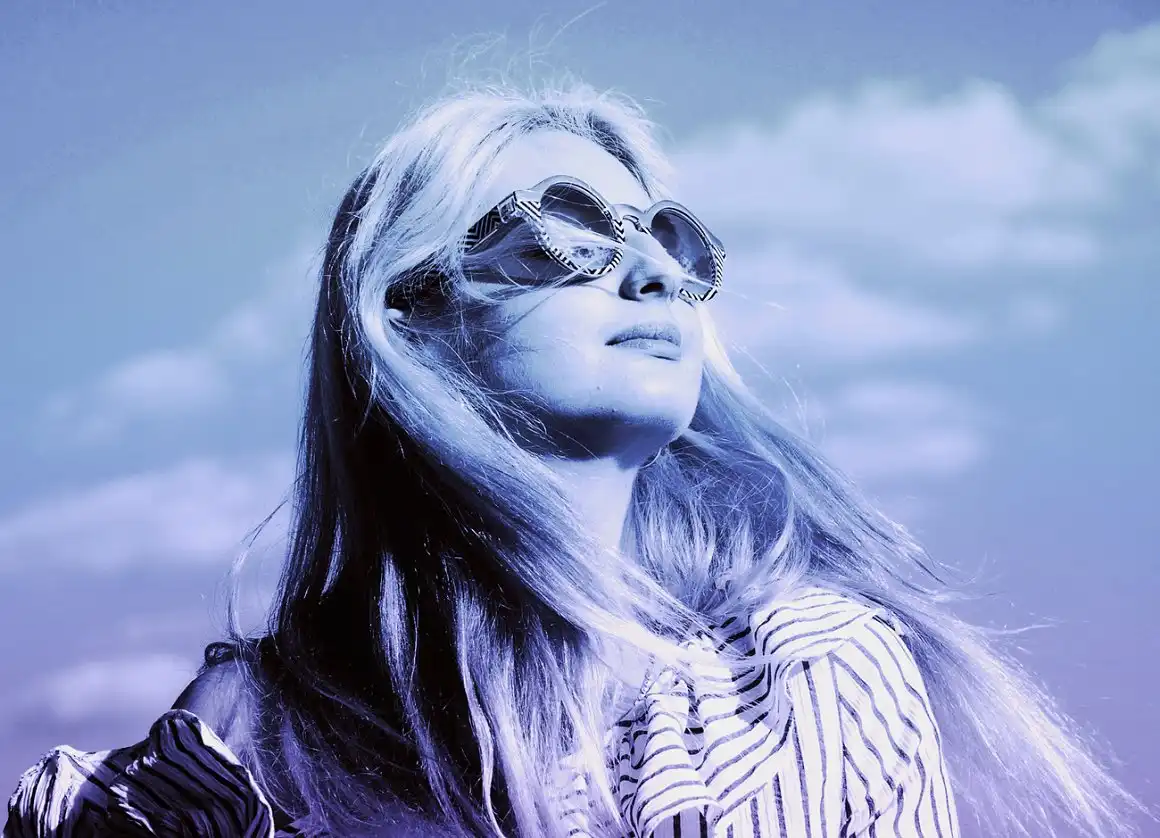 White Blue Color Effect 7 078705