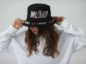 woman wearing stylish bucket hat