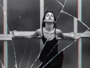 shattered glass photo effect 2